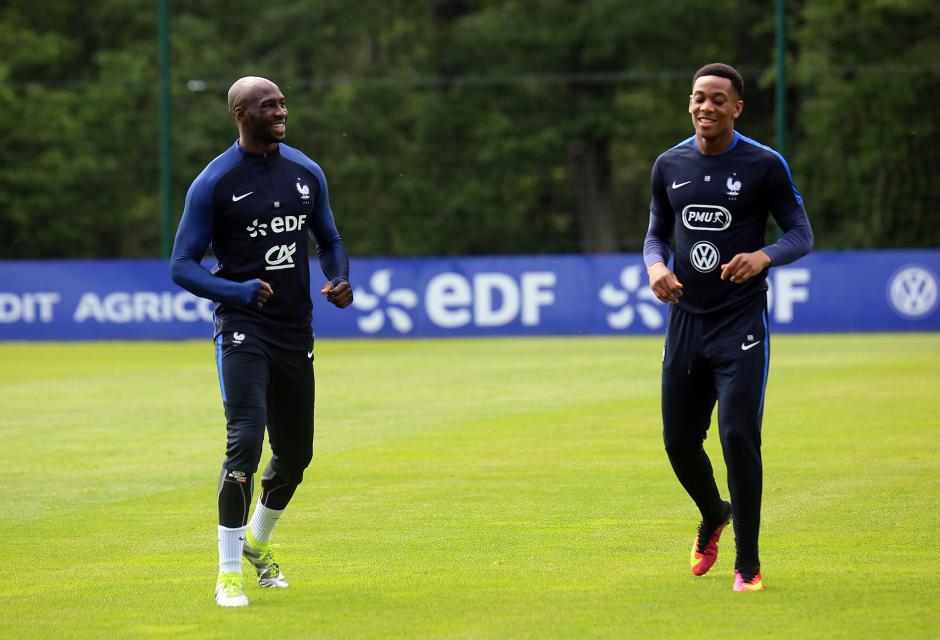 Francezii nu se tem de români. Didier Deschamps vrea să-l bage în sperieți pe Iordănescu și pune pe internet imagini video cu scheme de joc
