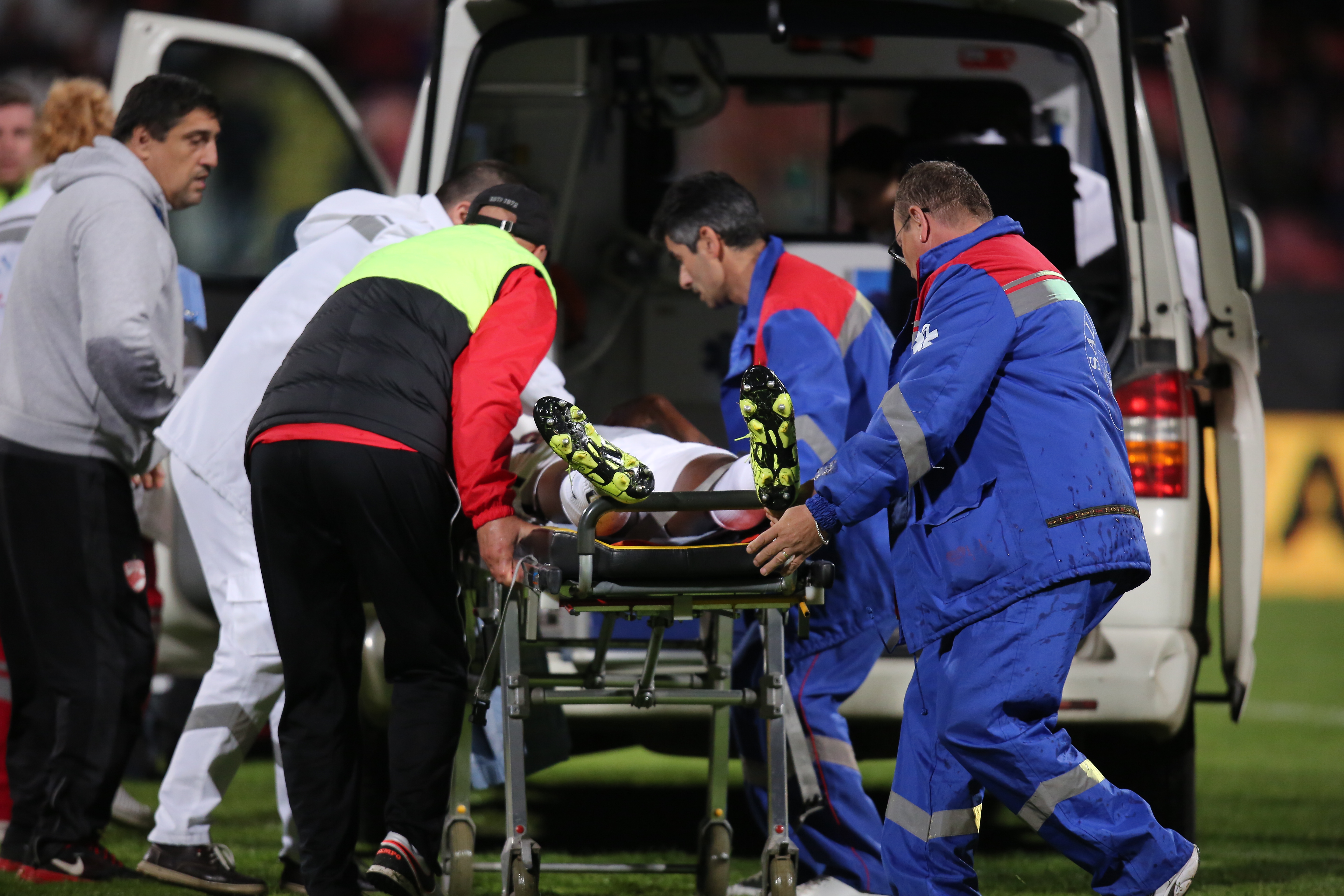 EXCLUSIV / Fratele lui Patrick Ekeng, dezvăluiri în premieră despre decesul fotbalistului. ”Nu stăm noi la mila banilor lui Dinamo. Suferim în tăcere”