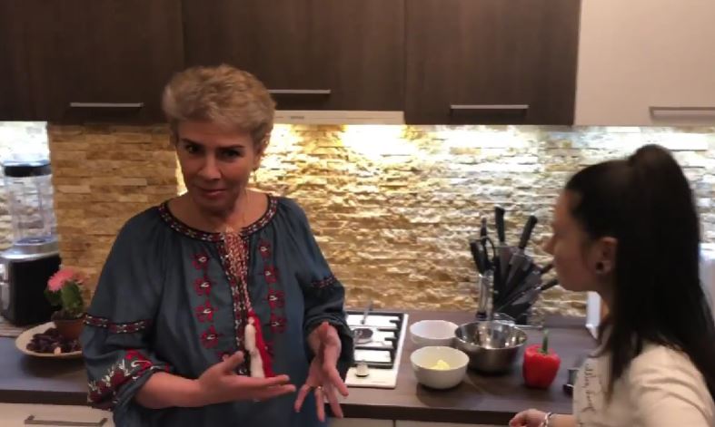 Imagini cu casa în care locuiește Teo Trandafir. Ce pretenții a avut pentru bucătăria vilei