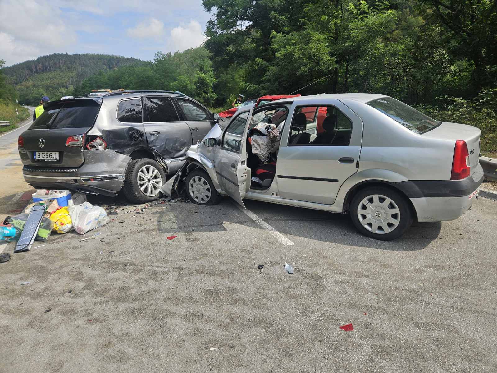 Accident cu cinci români implicați în Bulgaria, la Veliko Târnovo. O mamă și fiul ei au fost aduși cu un elicopter Black Hawk la București