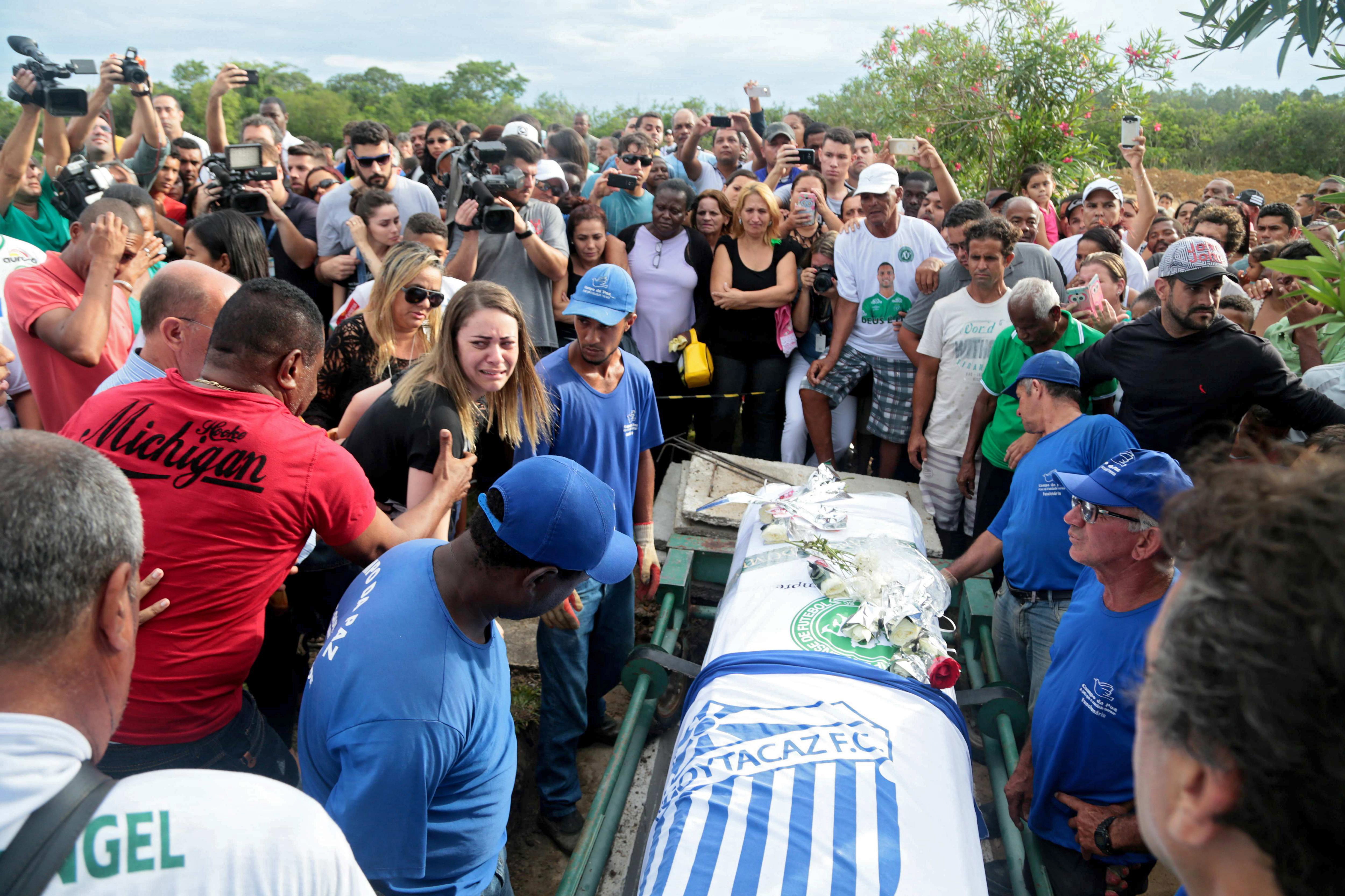 Avion prăbușit în Columbia. Unul dintre fotbaliștii morți în accident avea nunta programată sâmbăta viitoare: ”Am visat că moare!”