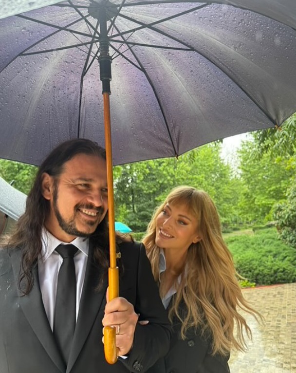 Imagini cu vedetele la învestirea lui Nicușor Dan. Delia, Andreea Raicu și Anca Serea nu au ratat ocazia de a face poză cu noul președinte al României