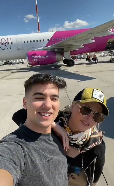 Reacția fanilor după ce Loredana Groza a apărut în compania unui tânăr: „Tu ești copilul ei, nu?”