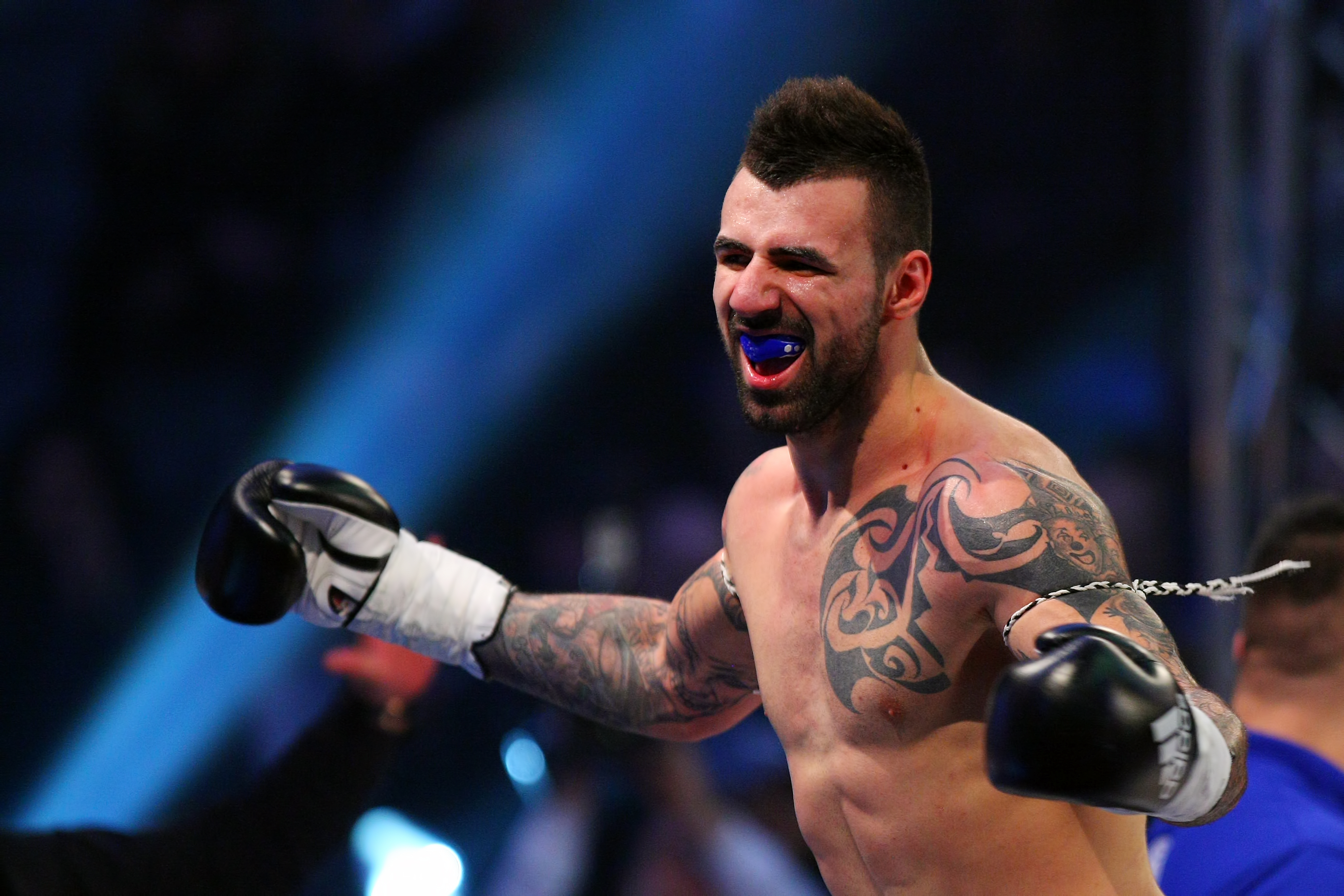 Meciul în urma căruia Amansio Paraschiv a devenit campion mondial Superkombat New Heroes! VIDEO& FOTO