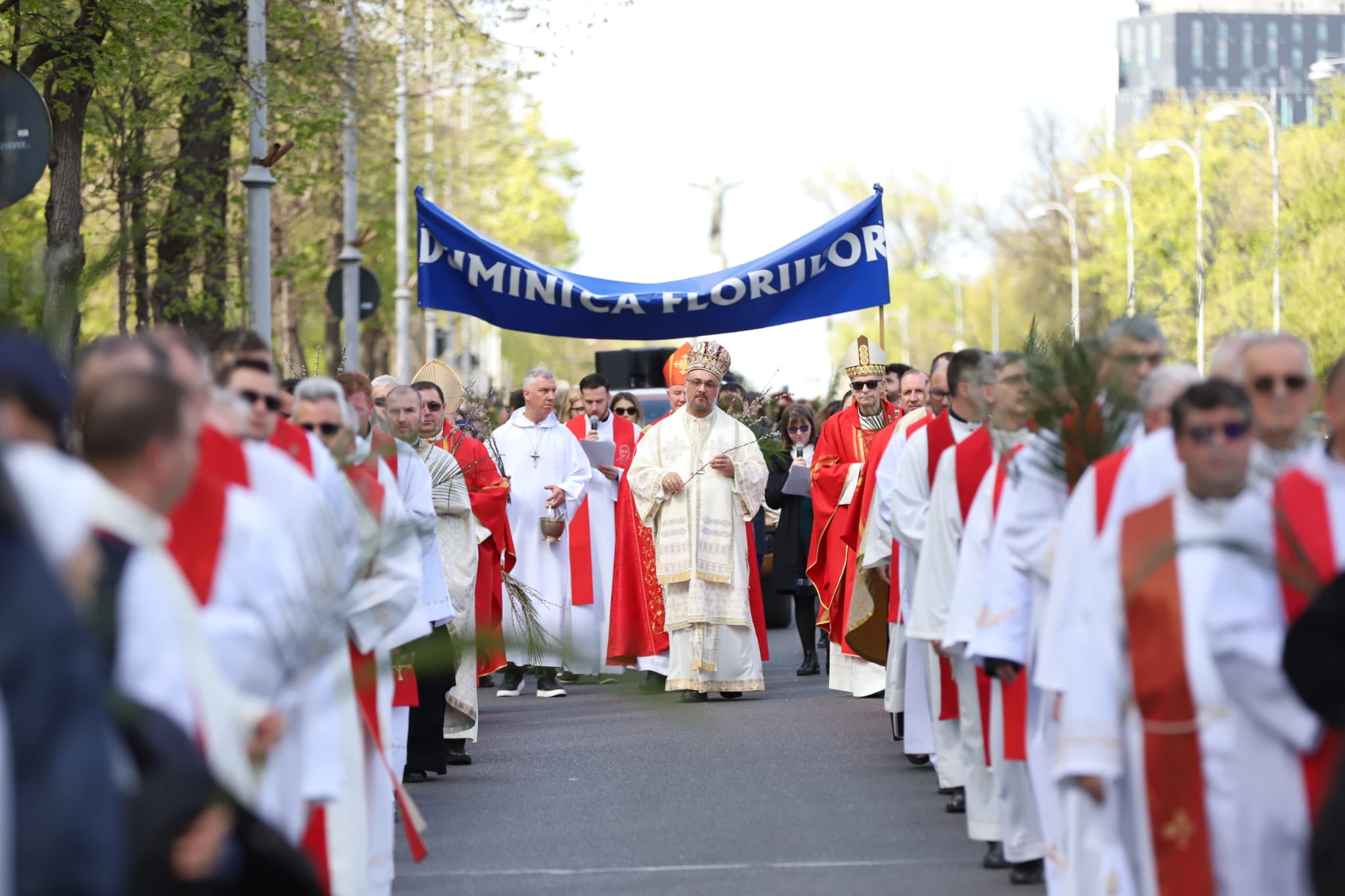 Pelerinajul de Florii, în București: sute de credincioși catolici au participat azi la tradiționala procesiune religioasă
