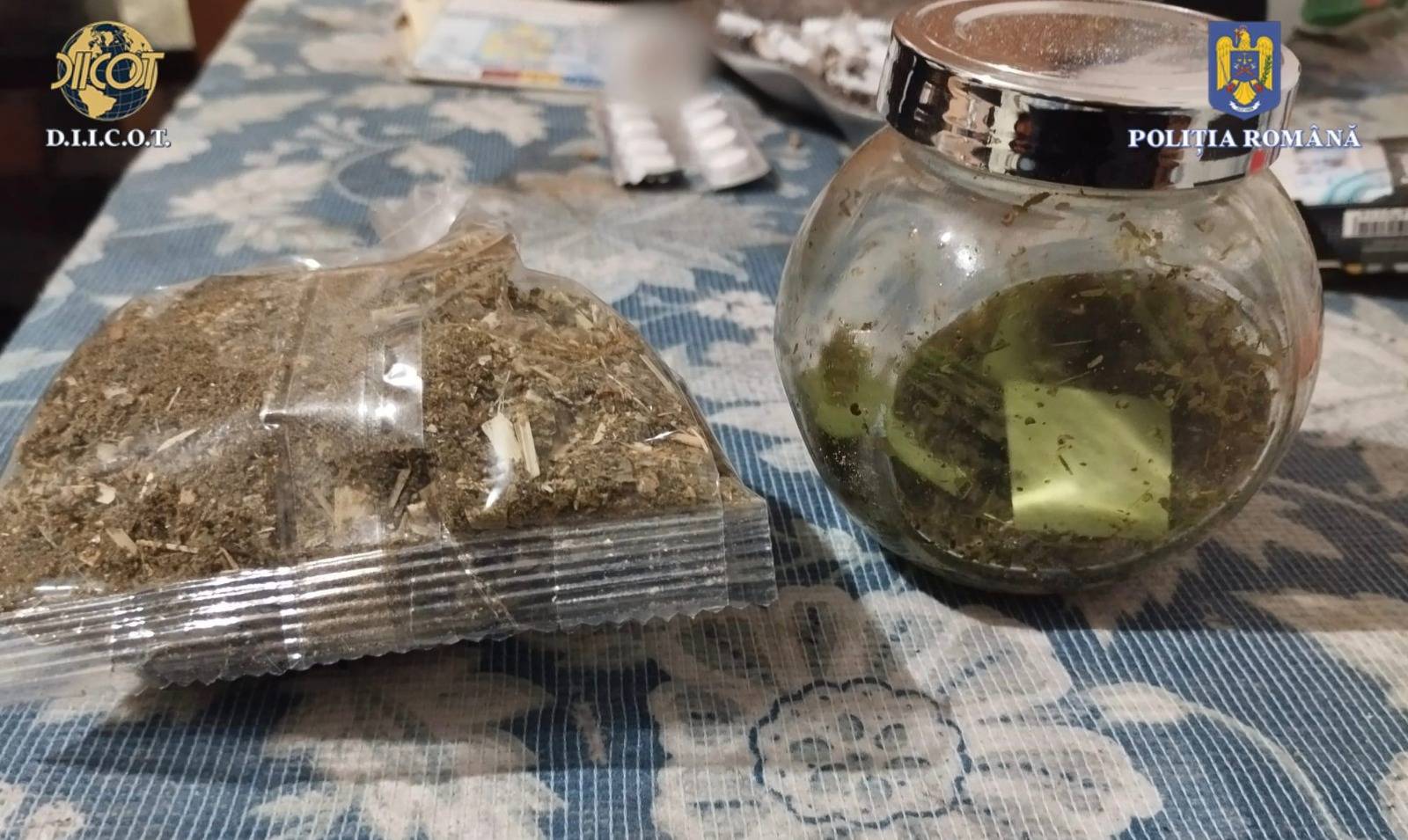 Zeci de elevi și studenți din Iași și Galați, vizați de percheziții în operațiunea „Școala”. Tinerii sunt suspectați de trafic de droguri de mare risc