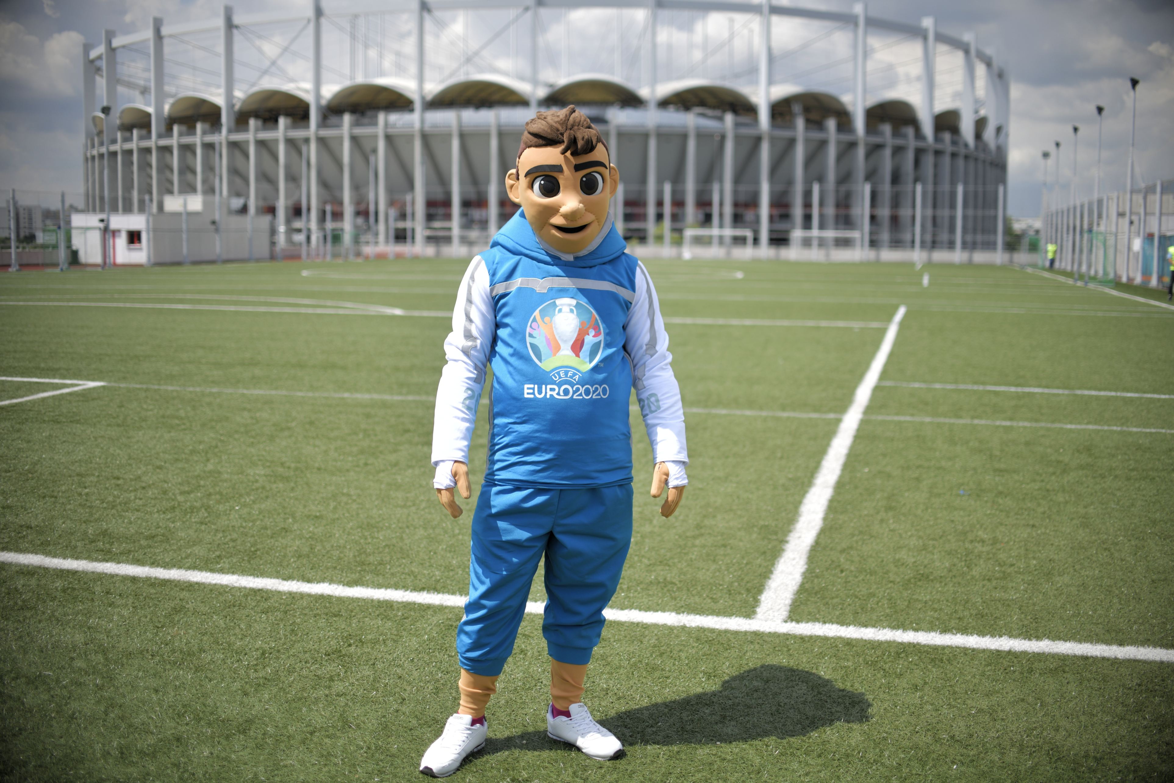 FOTO | S-a lansat mascota oficială Euro 2020 și la București