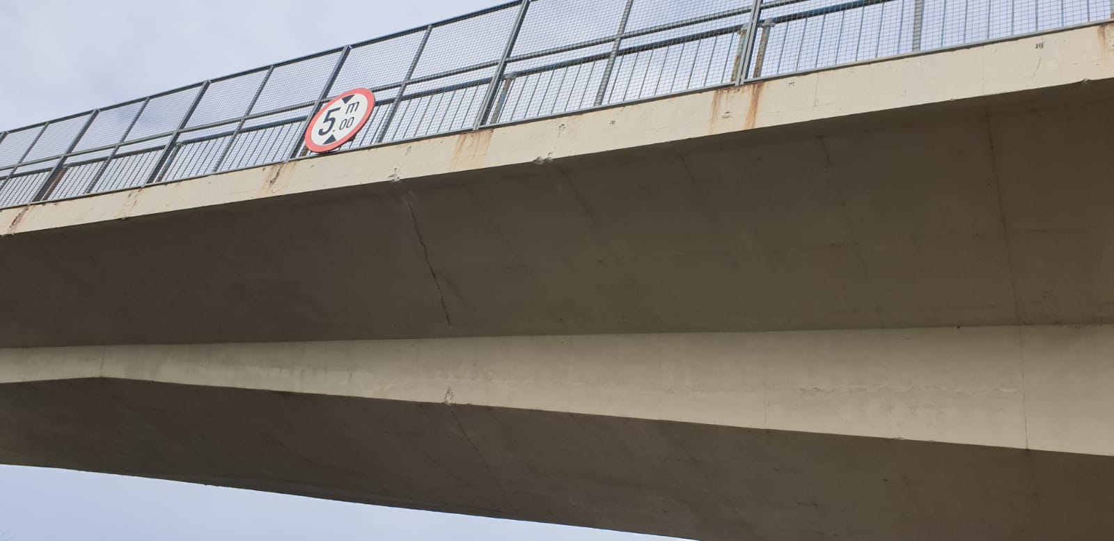 Accident pe Autostrada Soarelui (A2): un tanc pe platformă, un pasaj și un autotren