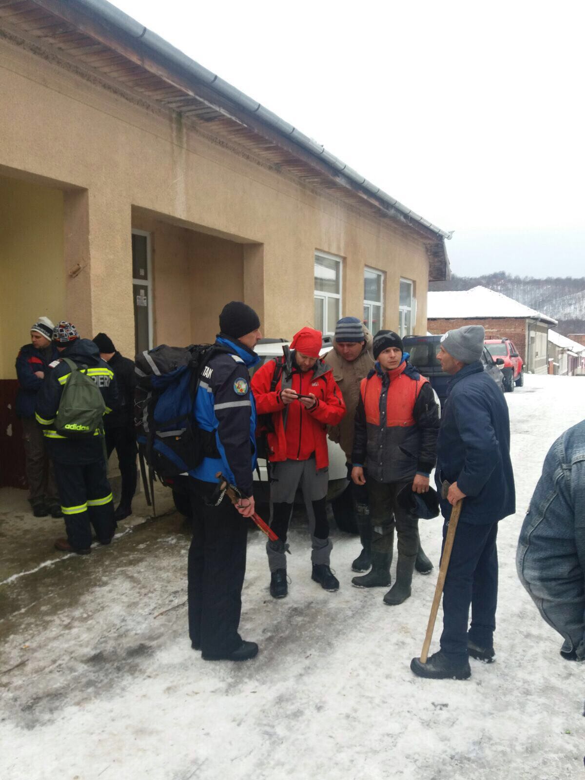 UPDATE: Bătrân dispărut într-o pădure din Caraș-Severin. Ar fi plecat la cules de bureți| FOTO/VIDEO