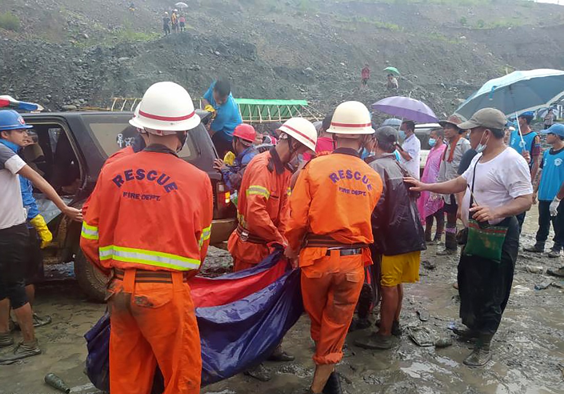 GALERIE FOTO | Cel puţin 113 persoane au murit într-un accident produs într-o mină din Myanmar