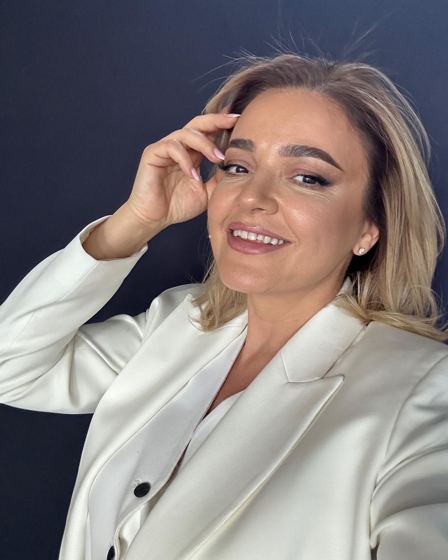 Cine e viitorul soț al Cristinei Bâtlan de la „Imperiul Leilor”. Bărbatul e mai mare decât vedeta: „El mi-a scris, era client”