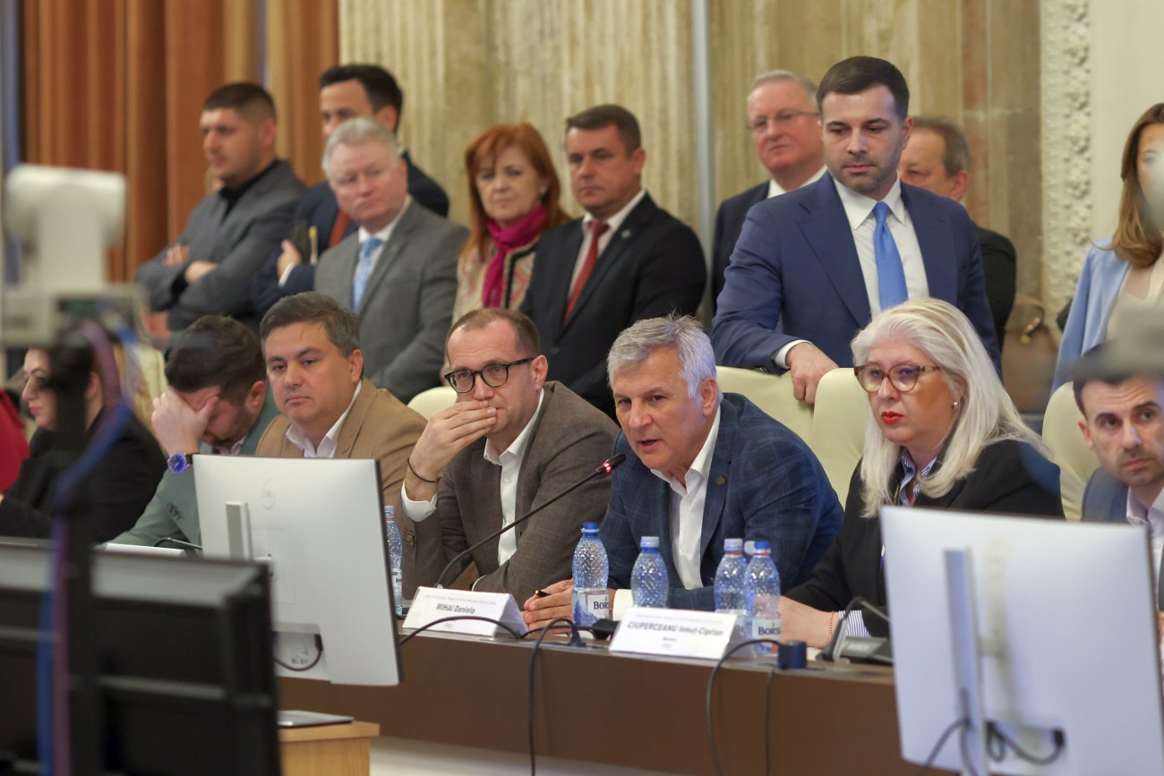 Scandal și blocaj la dezbaterea bugetului în Parlament. Amendamentul PSD pentru persoanele vulnerabile, respins de două ori. Grindeanu a convocat ședința coaliției joi, prezența lui Bolojan e incertă