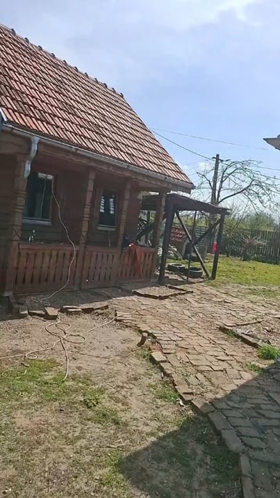 Noi imagini cu Puya la țară. Cum arată curtea și casa renovată: „Costă foarte puțin”