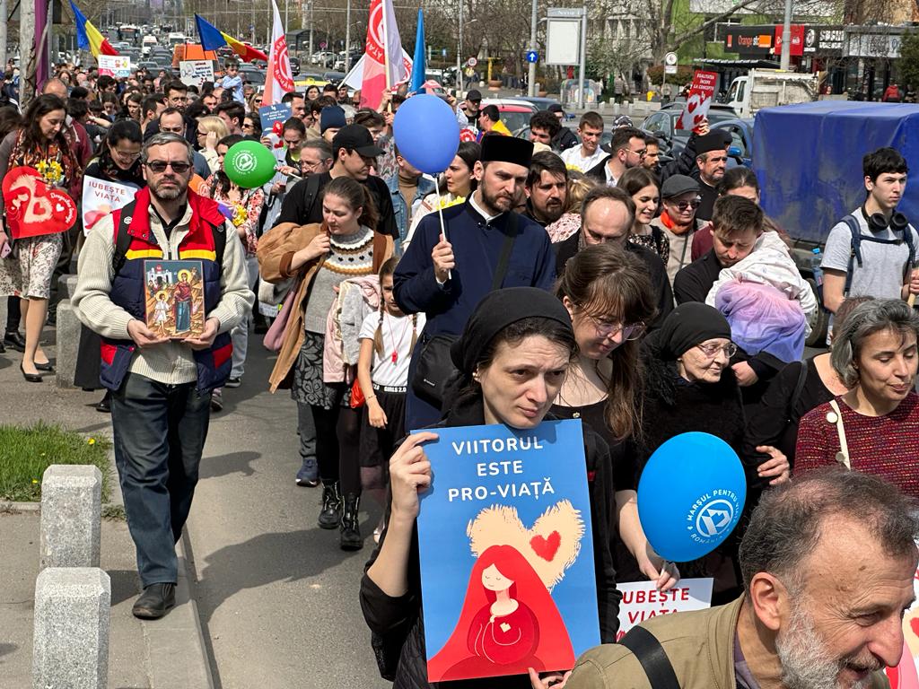 Sute de persoane care se opun avortului au ieșit în stradă, în mai multe orașe din țară. „Cândva, va deveni de negândit”