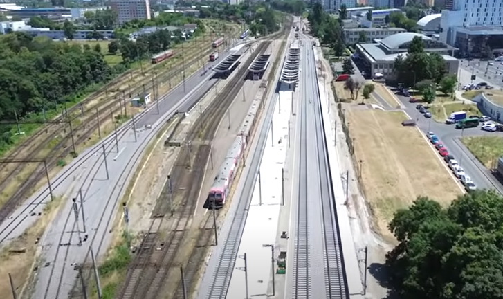 Imagini spectaculoase din dronă arată cum prinde contur noua față a Gării Brașov I VIDEO
