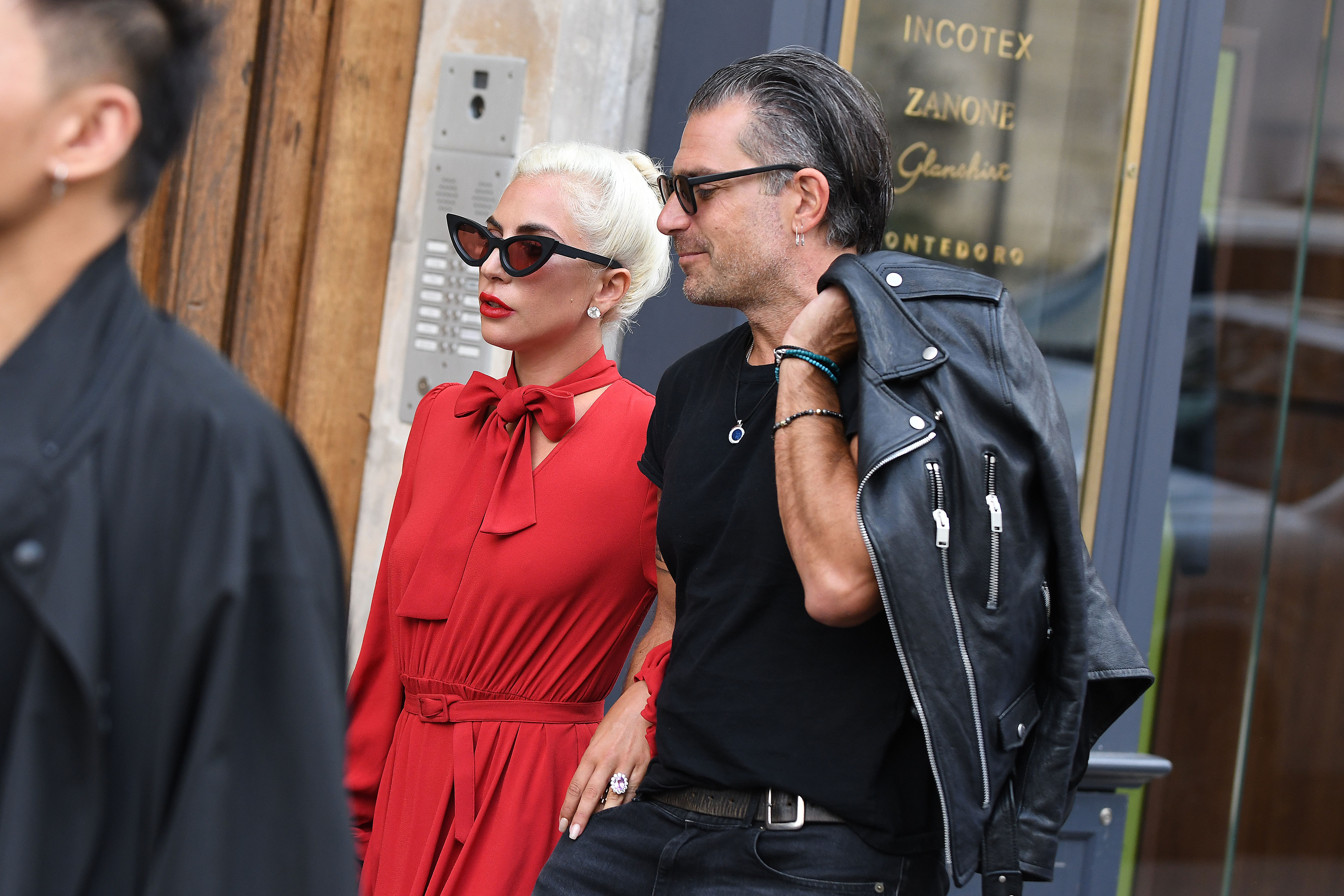 FOTO | Lady Gaga s-a despărţit de logodnicul ei, Christian Carino