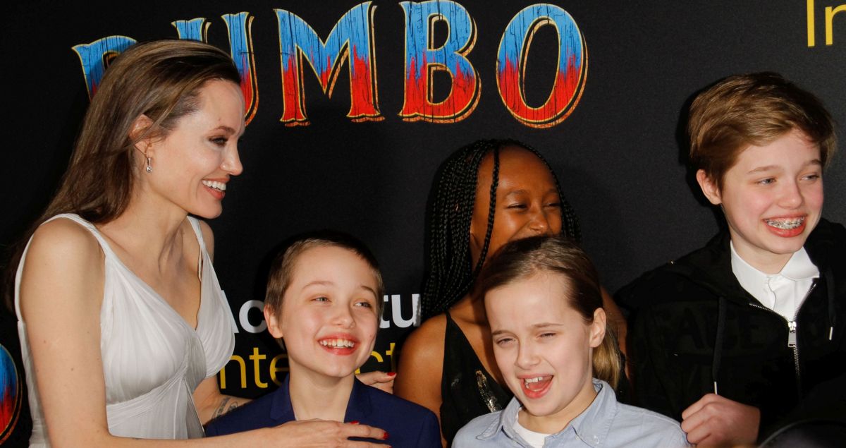 Angelina Jolie, apariție rară pe covorul roșu, alături de copiii ei. Ce mari s-au făcut Zahara, Shiloh, Vivienne și Knox!