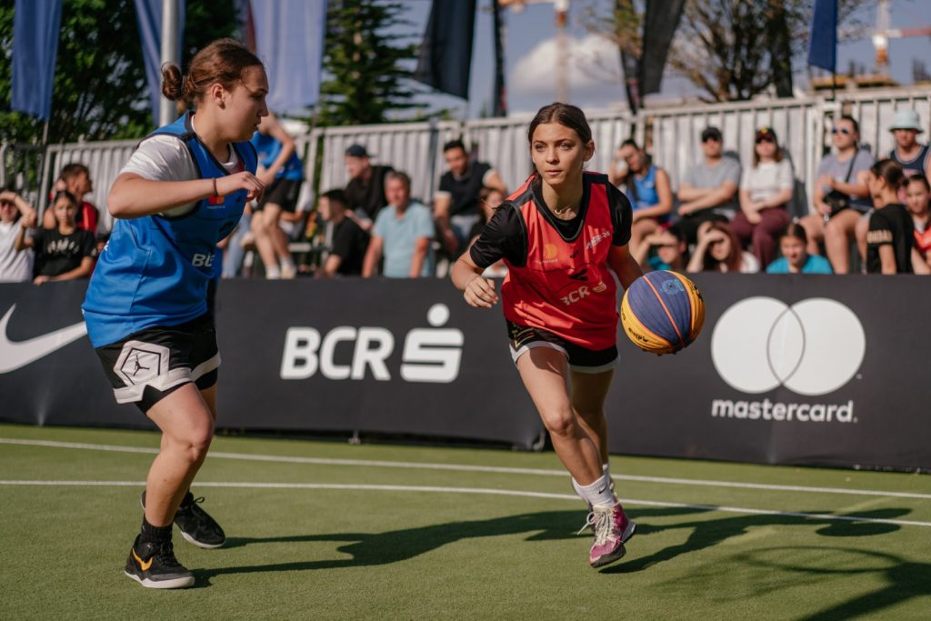 Cine a întors scaunul lui Theo Rose pe terenul de baschet? Super show și momente emoționante la BCR Sport Arena Streetball pe terenurile din Parcul Liniei