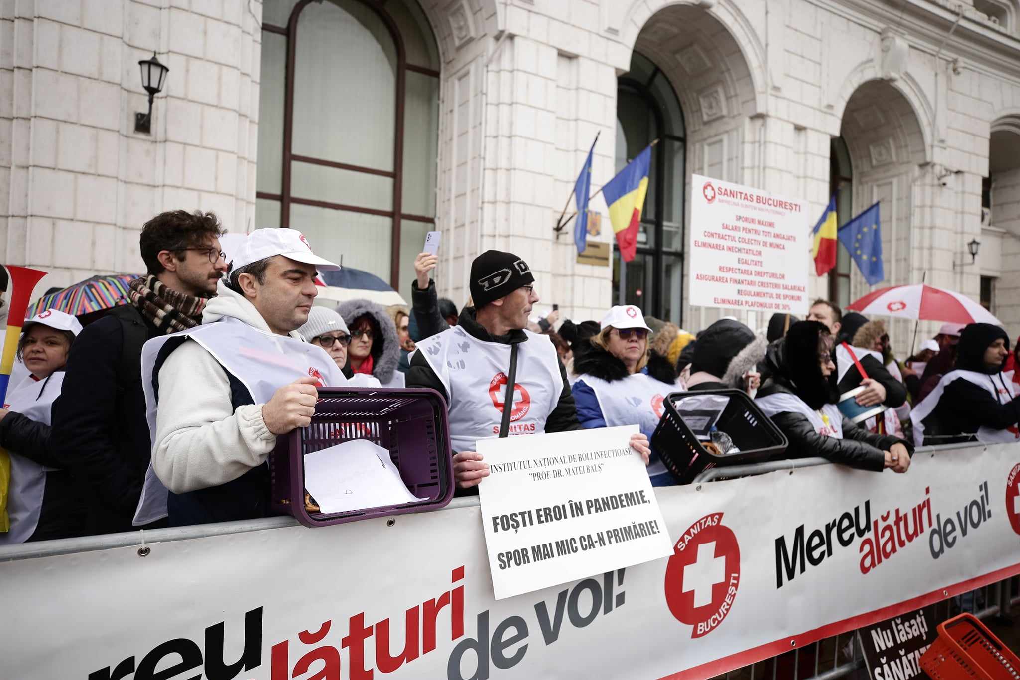 Protest Sanitas la Ministerul Finanţelor. Sindicaliştii cer o majorare cu cel puțin 20% a salariilor tuturor angajaţilor din Sănătate şi Asistenţă Socială
