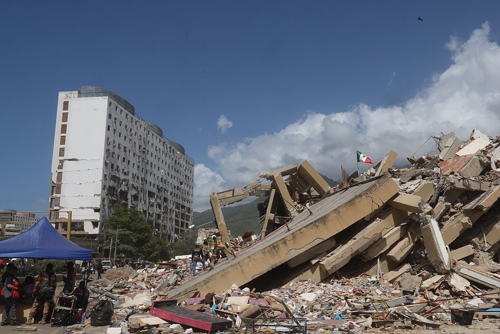 Tânăr scos în viață de sub dărâmături în Venezuela după 106 ore de la cutremurele devastatoare