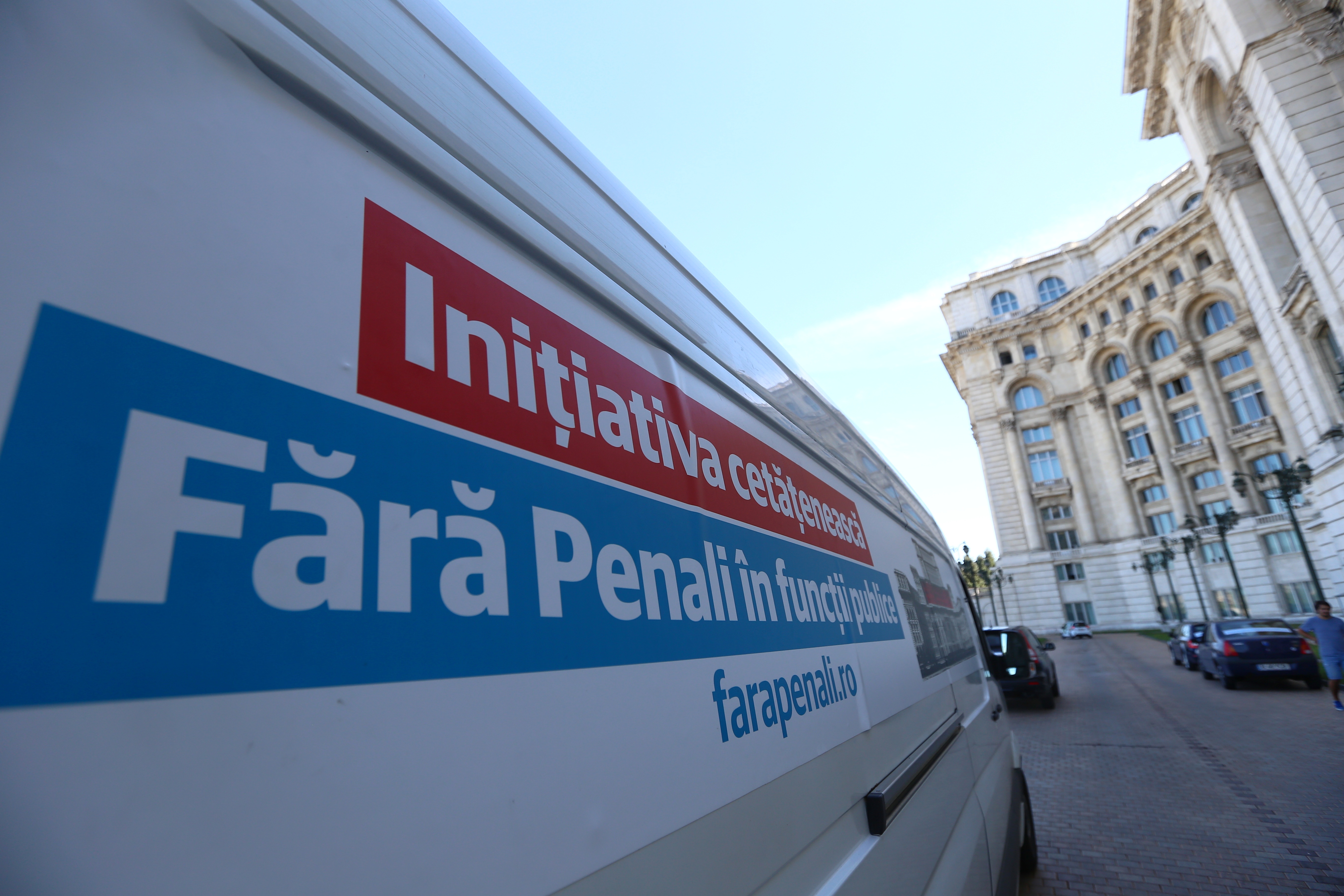 "Fără penali în funcții publice" a ajuns în Parlament. Ce șanse sunt ca românii să iasă din nou la vot