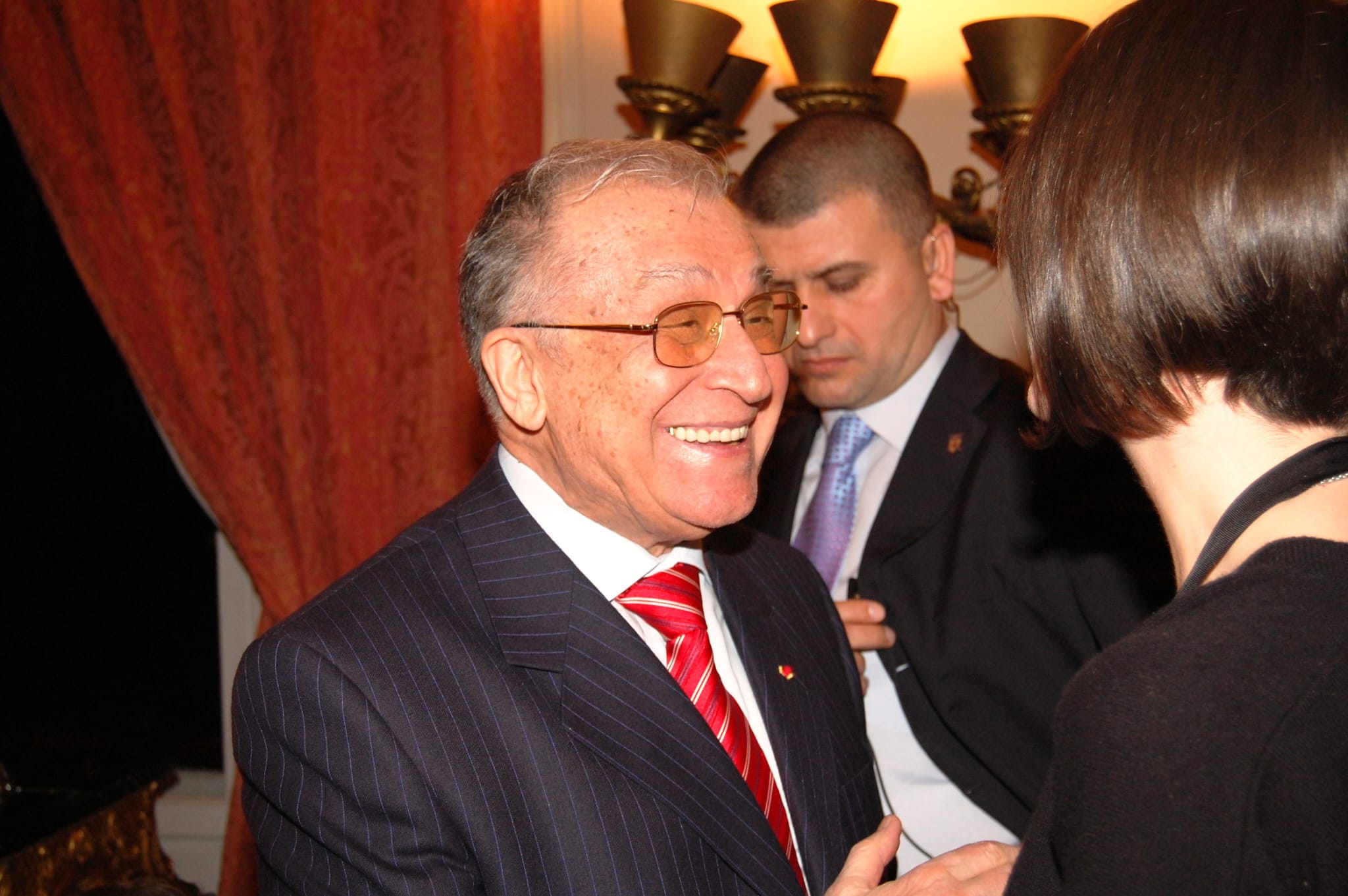 Laude la adresa lui Ion Iliescu, din partea Ambasadei Rusiei și a unor oameni politici: „Un Marc Aureliu în viață și în amurgul ei”