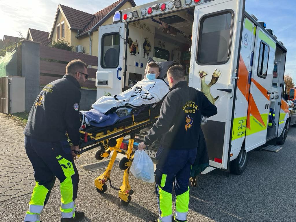 Ritka betegség falta fel a szöveteit: a 14 éves Boti ébredés után tudta meg, hogy új tüdőt kapott