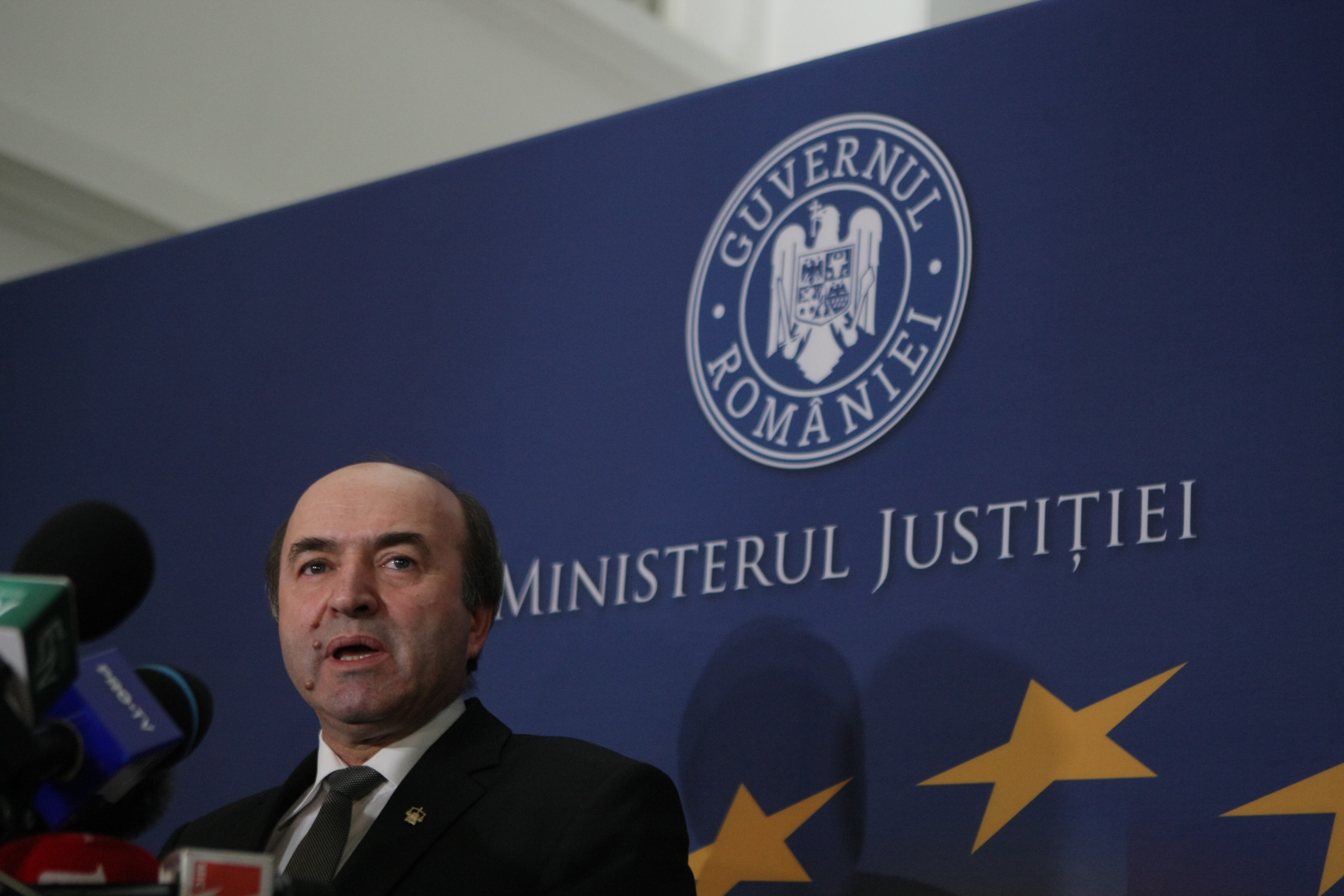 UPDATE. Tudorel Toader: "Voi prezenta un raport în Parlament, joia viitoare, cu referire la activitatea DNA"