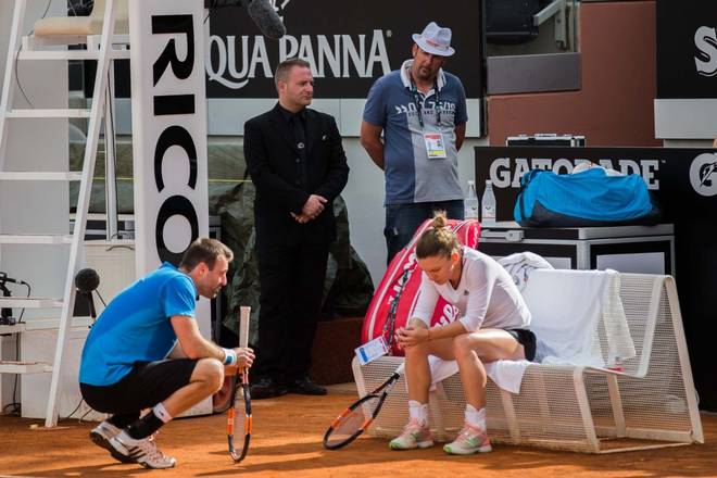 După amenințările cu moartea, Halep are bodyguard și nu mai dă autografe!