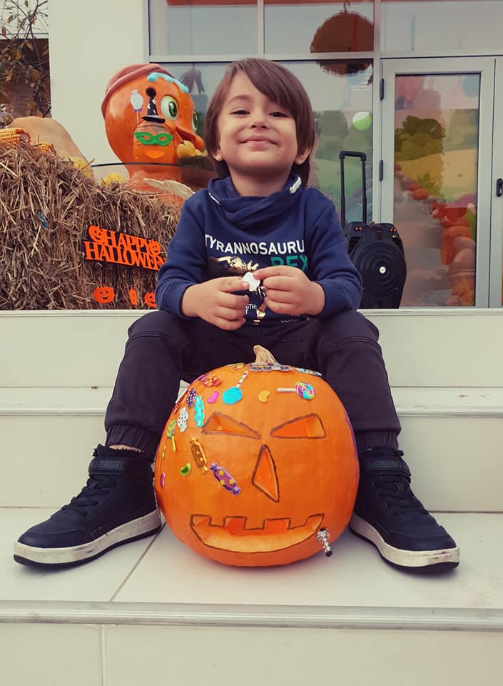 Cristi Mitrea, distracție de Halloween cu fiul său. Au petrecut pe cinste | FOTO