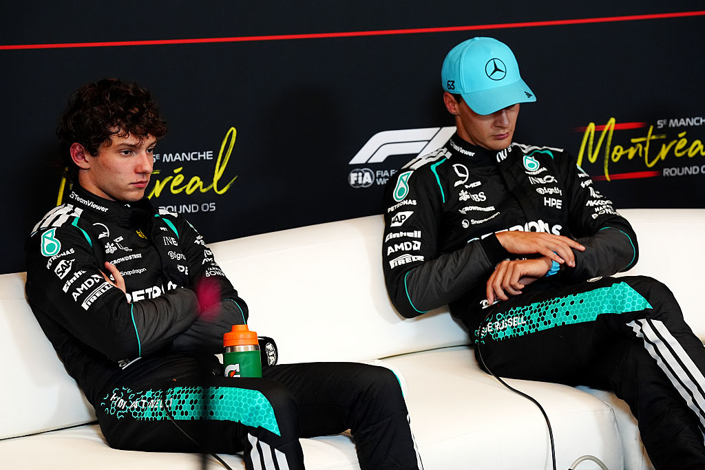 Belháború a Mercedesnél: Kimi Antonelli reagált George Russell kemény üzenetére