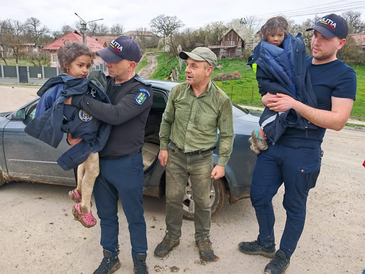 Teljesen egyedül töltötte az éjszakát az erdőben két óvodás kislány Maros megyében – az utolsó pillanatban találtak rájuk