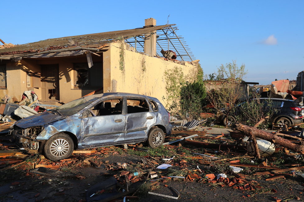 Cel puțin 4 morți în Cehia, după o tornadă care a devastat mai multe sate. Armata caută supraviețuitori