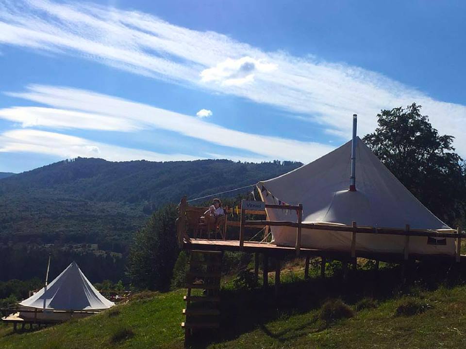 Camping de lux în Munții Făgăraș! Stai la cort, ca la hotel