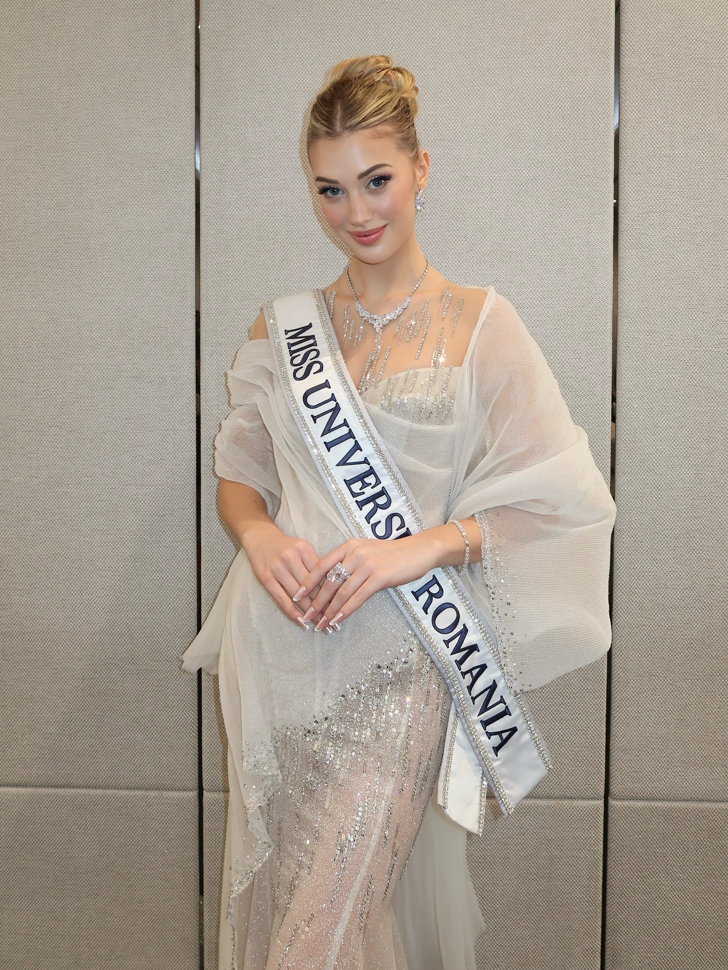 Cătălina Jacob, „îngerul” de la Miss Universe 2025. Românca a impresionat cu rochia aleasă