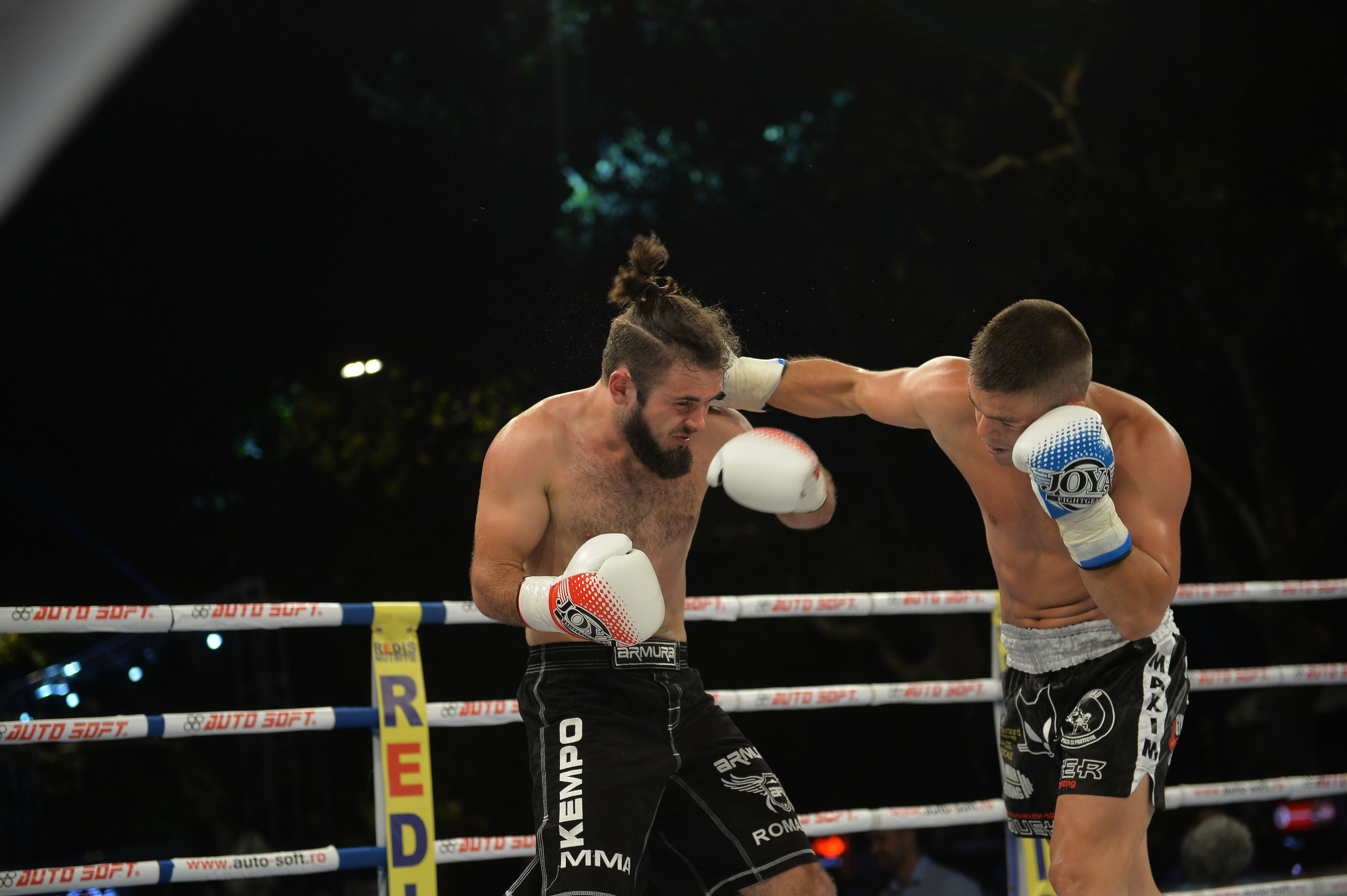 Andrei Stoica îşi păstrează centura de campion mondial / GALERIE FOTO&VIDEO