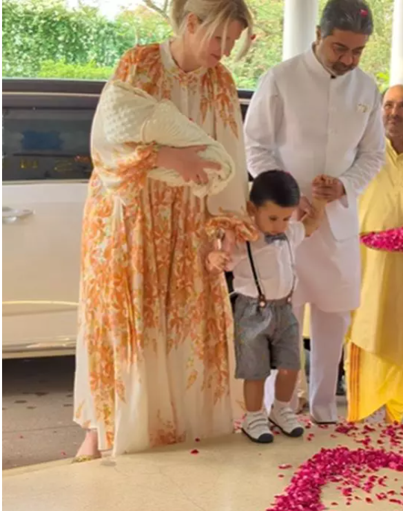 Anca Verma, cea mai bogată româncă din India, a născut un băiețel. Imagini cu întreaga familie. „Mama și bebelușul sunt sănătoși”