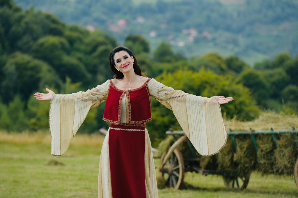 Iuliana Tudor prezintă două programe de Crăciun, la TVR 1, după ce a rămas fără emisiunea „Vedeta populară”: „Vă oferim un spectacol deosebit”