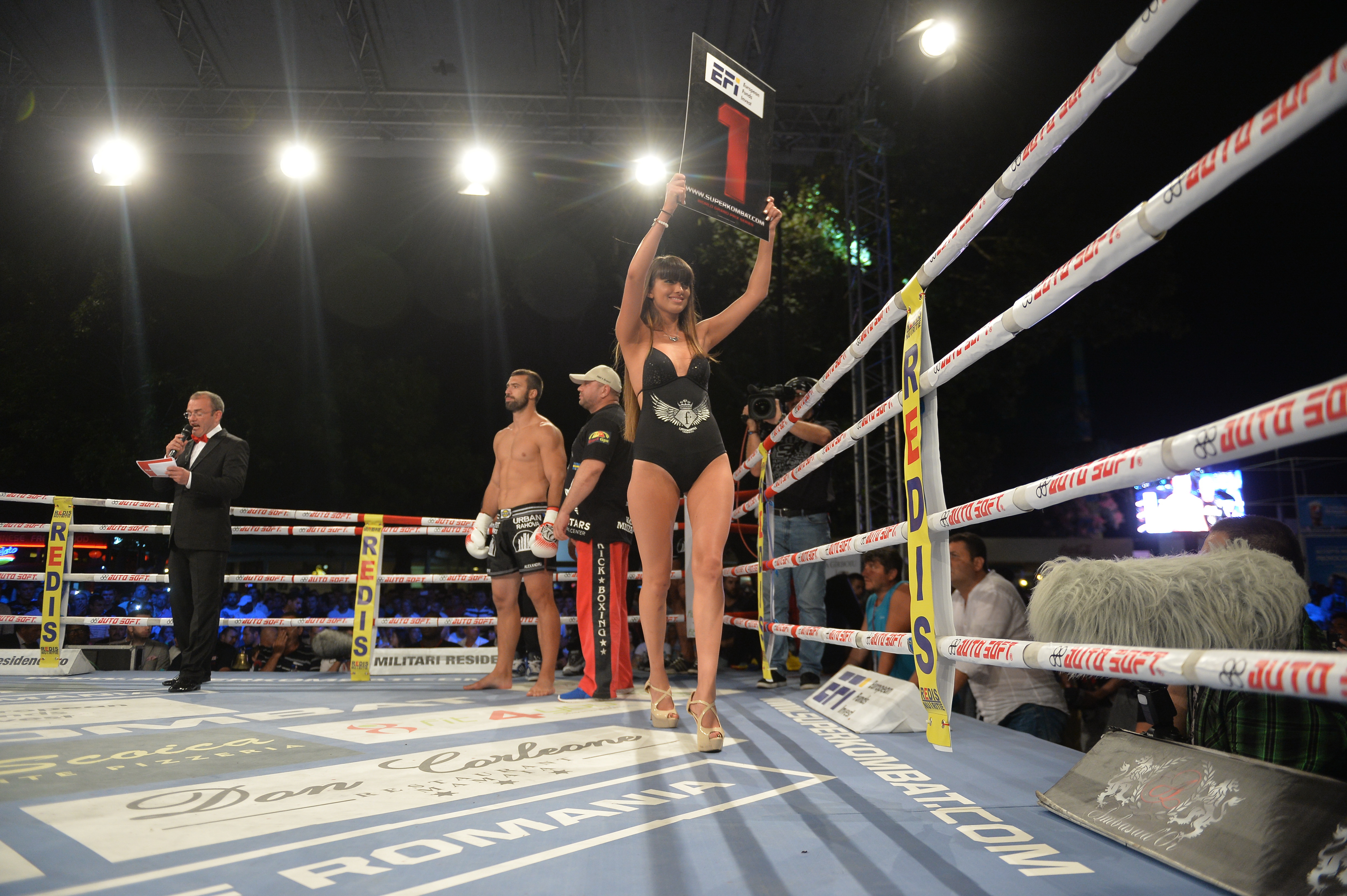 Andrei Stoica îşi păstrează centura de campion mondial / GALERIE FOTO&VIDEO