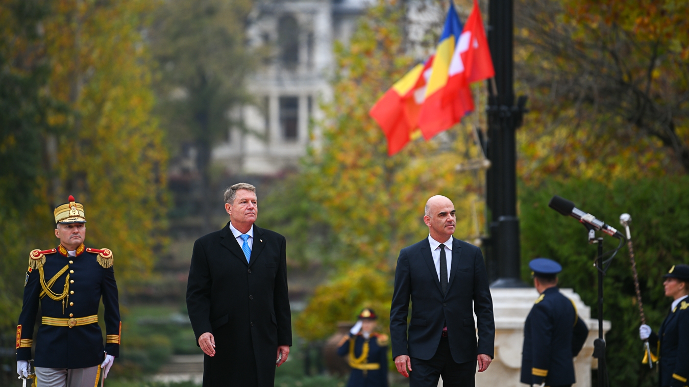 FOTO. Cetăţenii români nu vor mai avea restricţii pe piaţa muncii din Elveţia, începând cu 2019. Anunţul lui Klaus Iohannis