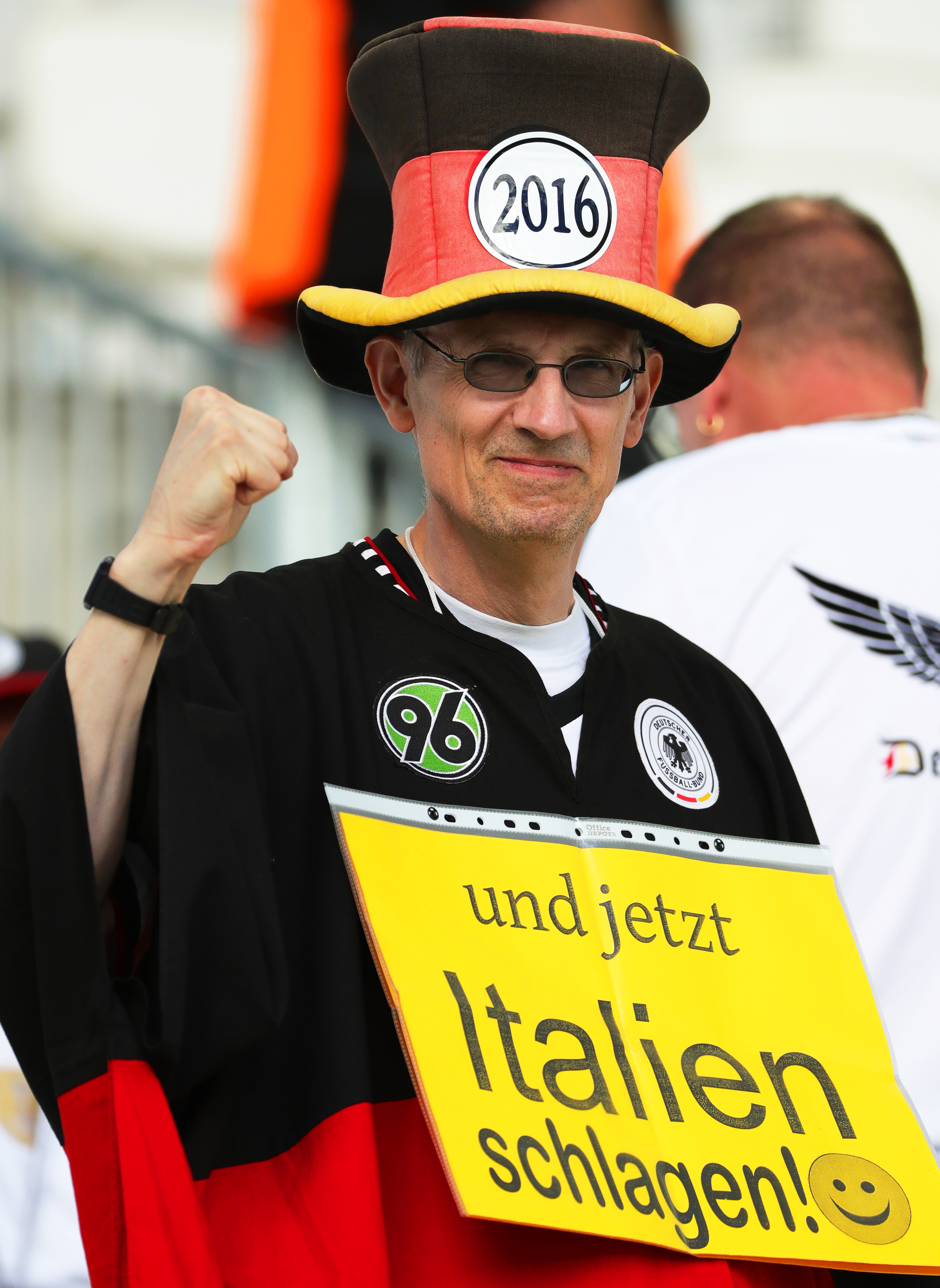 Euro 2016, sferturi. Spectacol în tribune la supermeciul Germania - Italia. Soțiile jucătorilor s-au amestecat printre fani / GALERIE FOTO