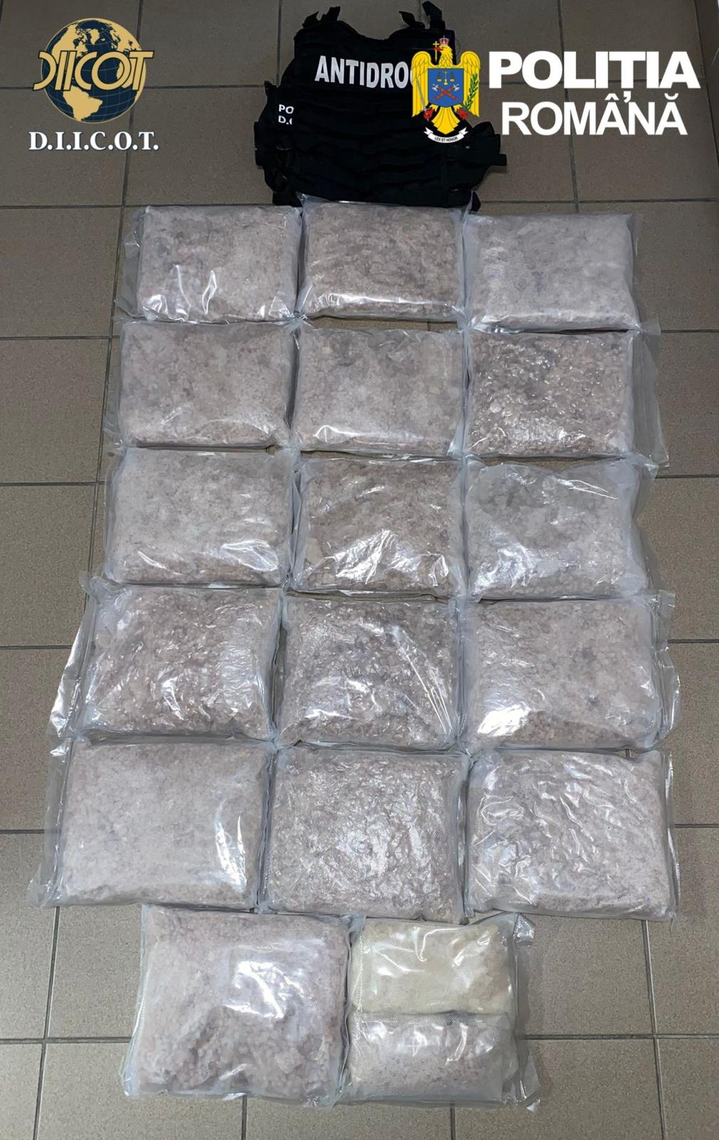 Un polonez din Oradea voia să vândă peste 150 de kilograme de „cristal” prin metoda dead drop