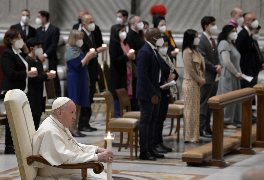 VIDEO | Slujba De Înviere de Paștele Catolic. Sute de oameni la Catedrala Sfântul Iosif din București. Cum a fost la Vatican