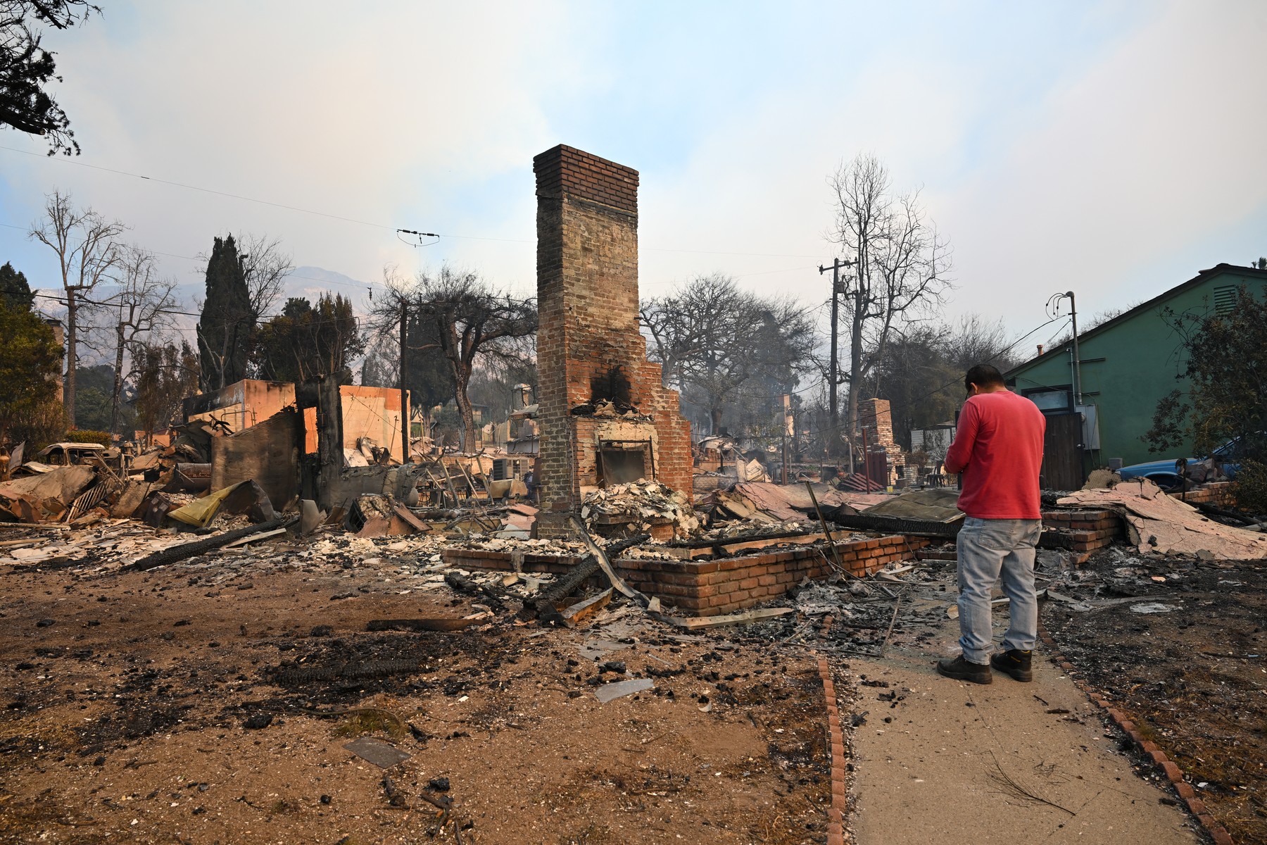 Singura casă rămasă în picioare după incendiul care a distrus mii de clădiri în Los Angeles