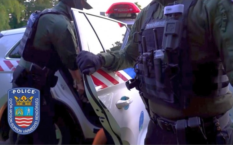 Menekített arzenál - mindig máshol dugdosta fegyvereit a kisalföldi puskaimádó