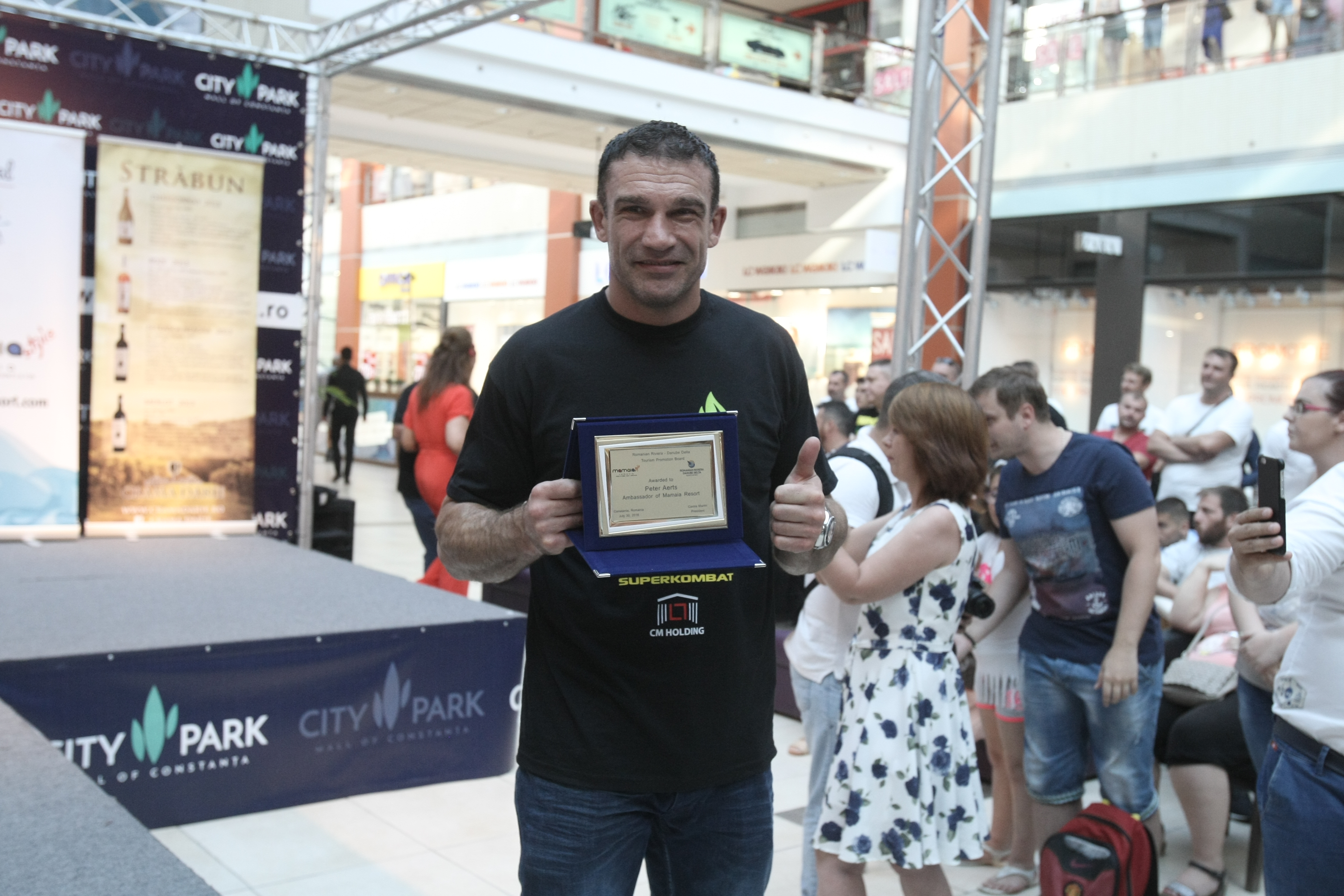 Superkombat. Seară cu pumni și cu picioare, dar nu de domnișoare! Bacary Sagna a venit la show | REZULTATELE GALEI
