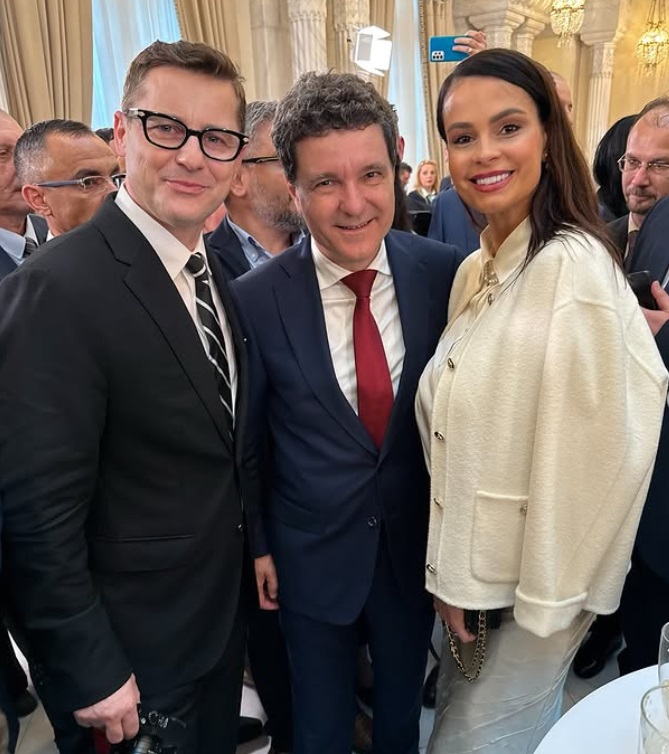 Anca Serea, prima reacție după ce s-a spus că ar fi divorțat de Adi Sînă: „Revin cu lămuriri”