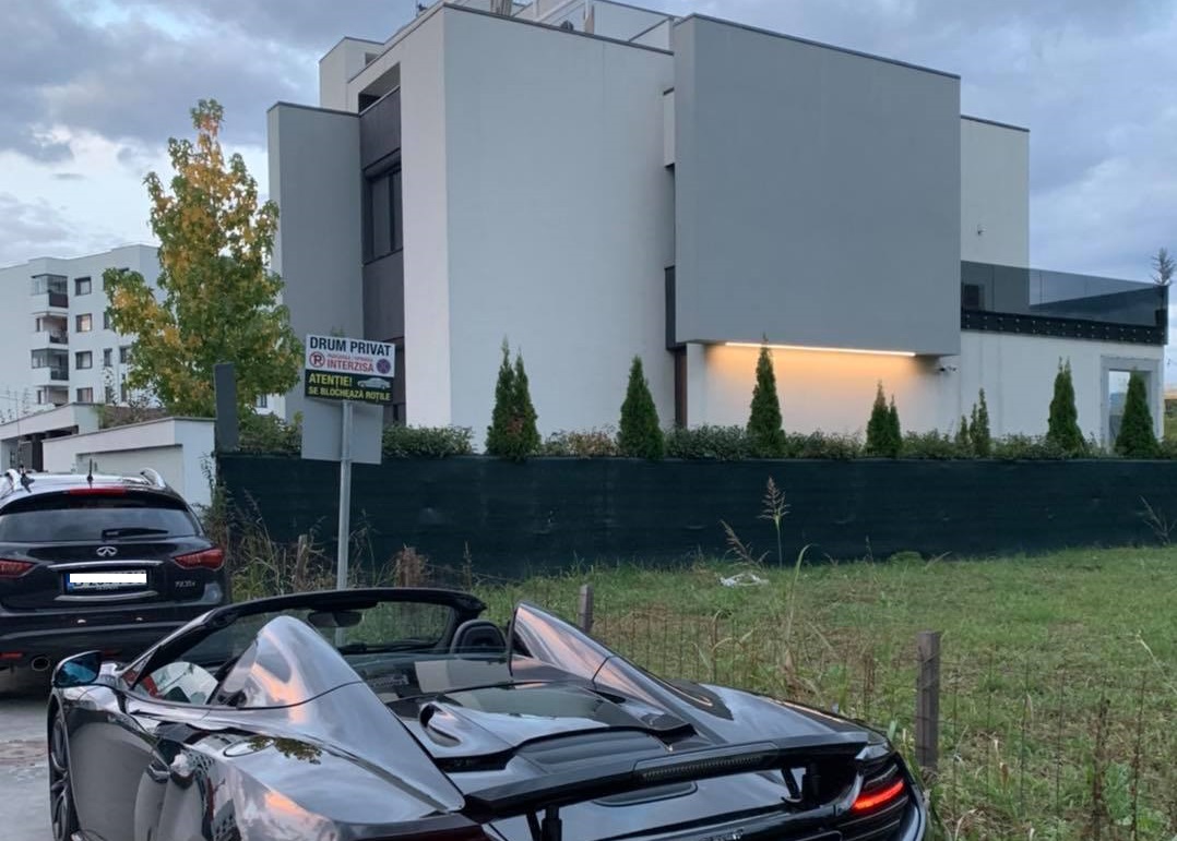 Imagini cu casa în care locuiește Liviu Vârciu cu familia lui. Vila de lux e dotată cu buncăr, dar și cu o sală de cinema cu 8 locuri