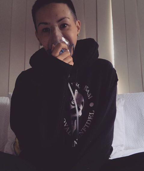 FOTO | O tânără a mințit pe internet că are cancer pentru a strânge bani. Imaginile prin care a reușit să stârnească mila oamenilor