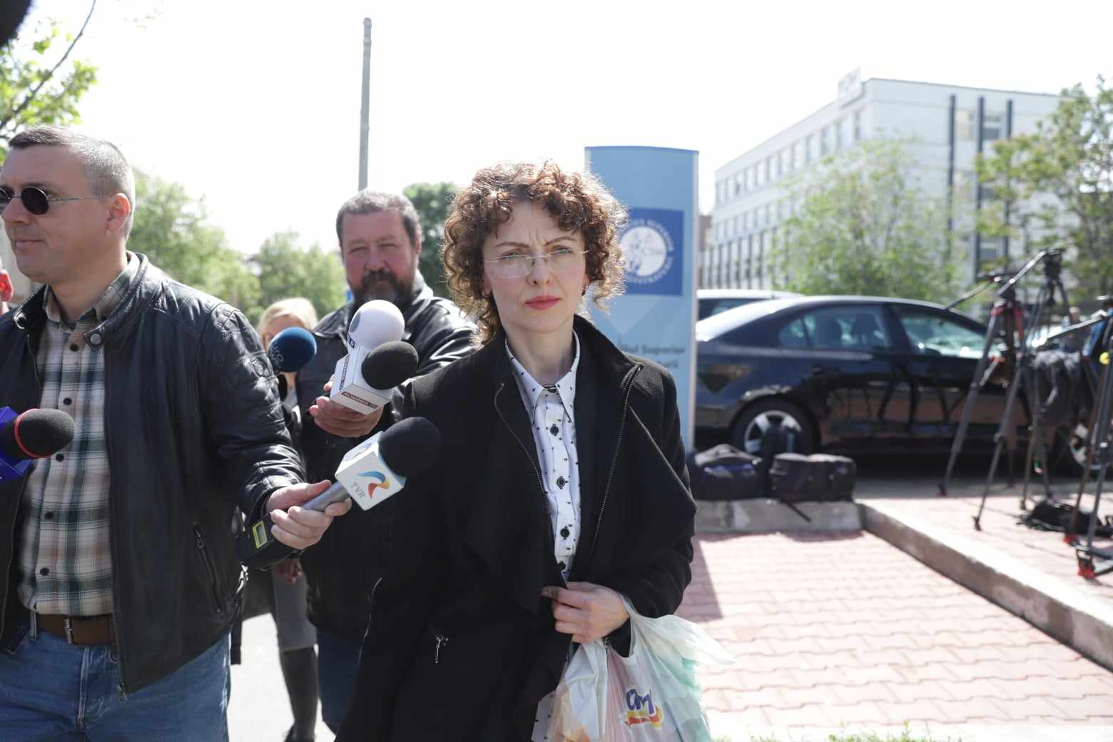Ioana Ancuţa Popoviciu, judecătoarea lui Vlad Pascu, niciun cuvânt în fața jurnaliștilor, după audierea la CSM. 11 întrebări și 70 de secunde de tăcere - VIDEO